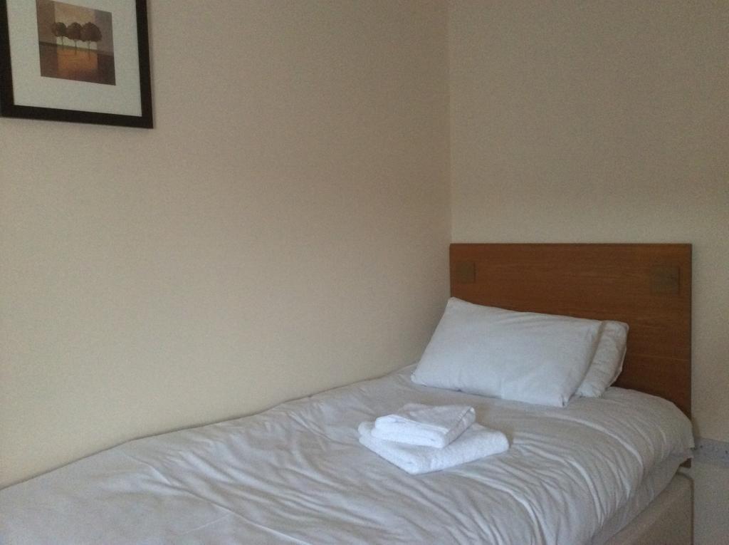 Sterling Lodge Hotel AEGON International Camera foto