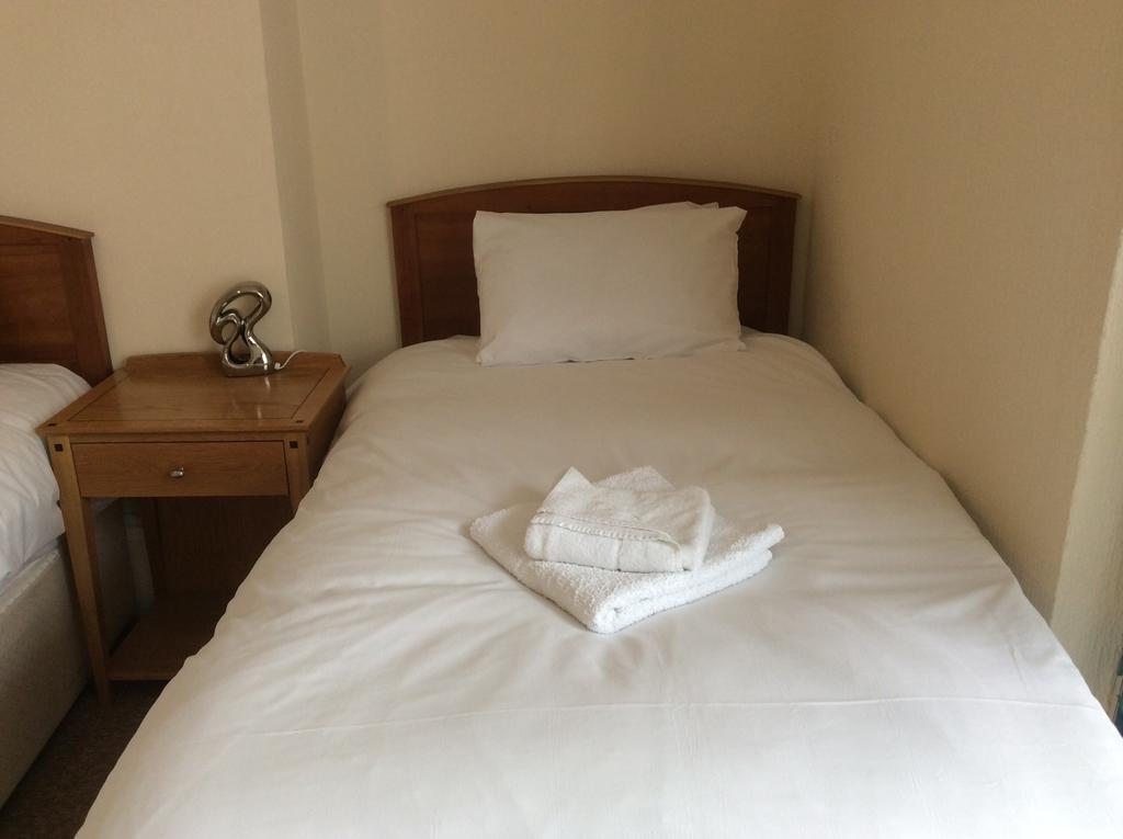 Sterling Lodge Hotel AEGON International Esterno foto
